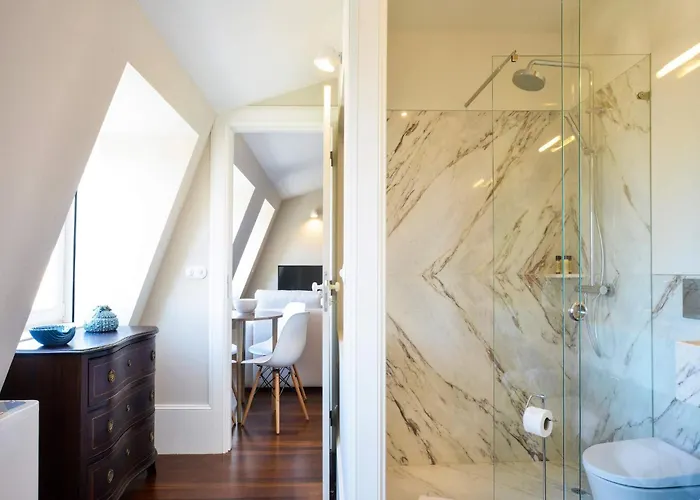 Apartment Retreat Comfort & Style In The Heart *