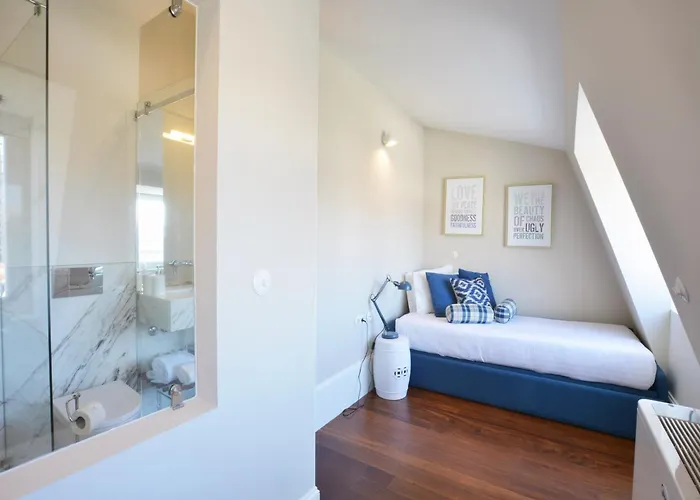 Apartment Retreat Comfort & Style In The Heart