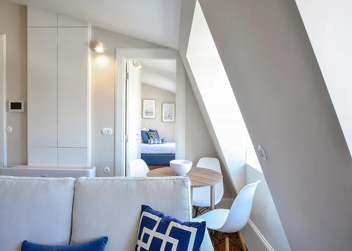 Apartment Retreat Comfort & Style In The Heart